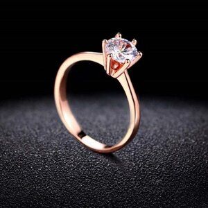 Quinnley Ring - 1K Brilliant White CZ Solitaire Engagment Ring - Rose Gold